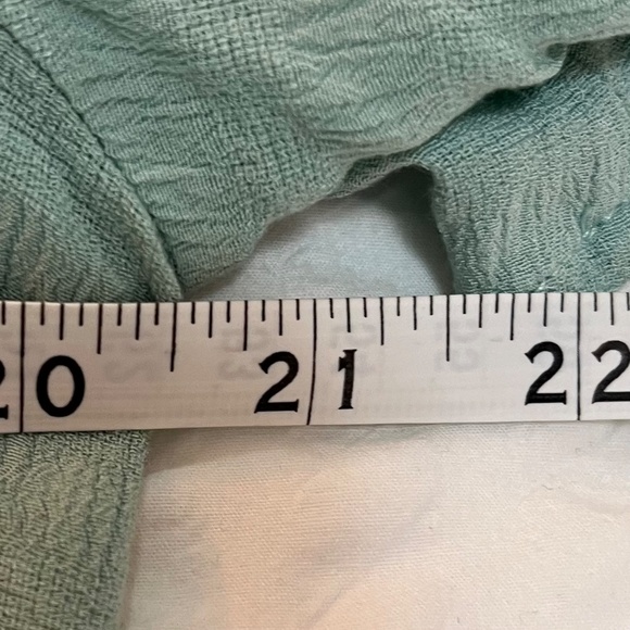 Topshop Mint Green Blouse w/ Pocket Detail, Button-Down Shirt, Size 8 - Picture 9 of 11